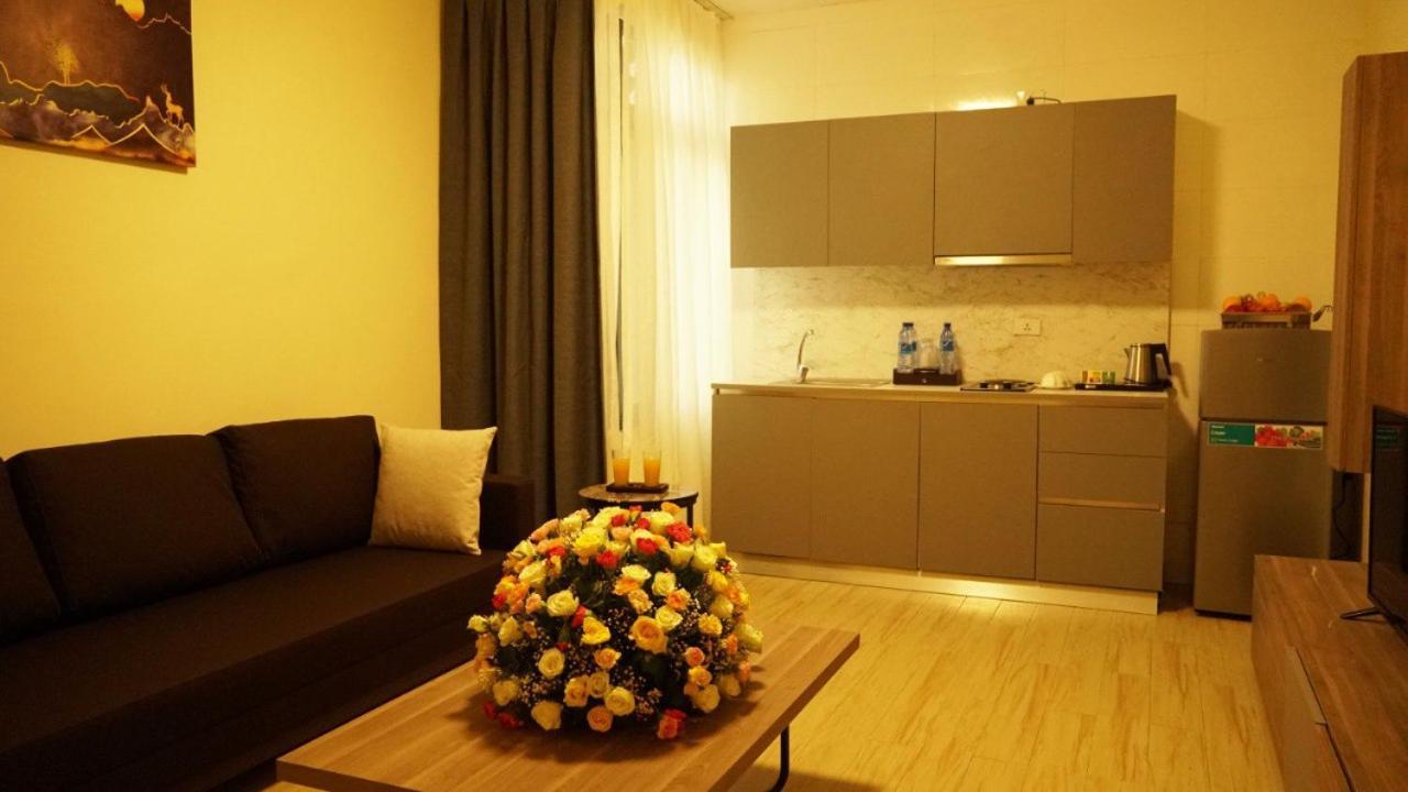 Triple E Hotel And Spa Аддис-Абеба Экстерьер фото