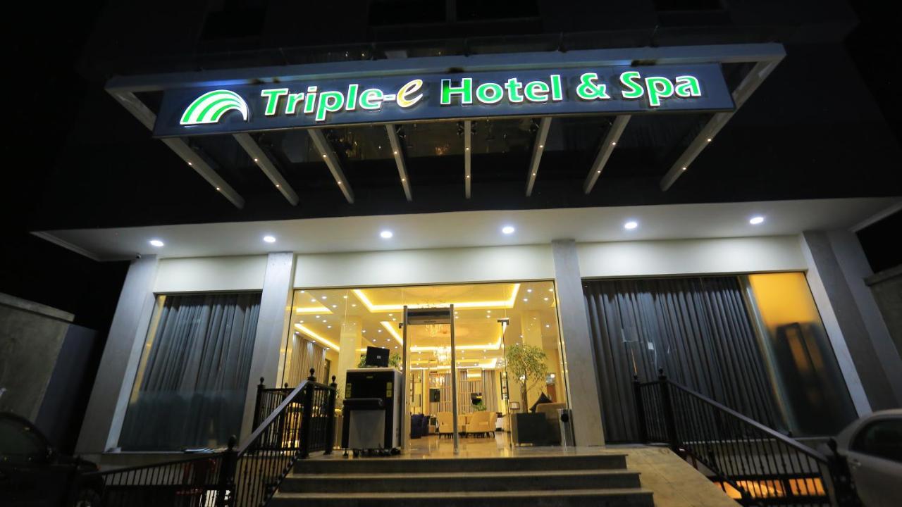 Triple E Hotel And Spa Аддис-Абеба Экстерьер фото