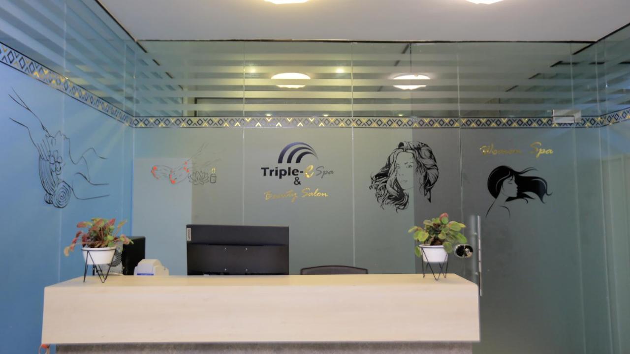 Triple E Hotel And Spa Аддис-Абеба Экстерьер фото
